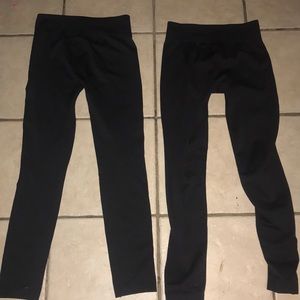 2 pairs of black leggings